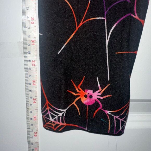 No boundaries Halloween decor, leggings, buttery soft, jrs large 11–13 - Picture 9 of 9